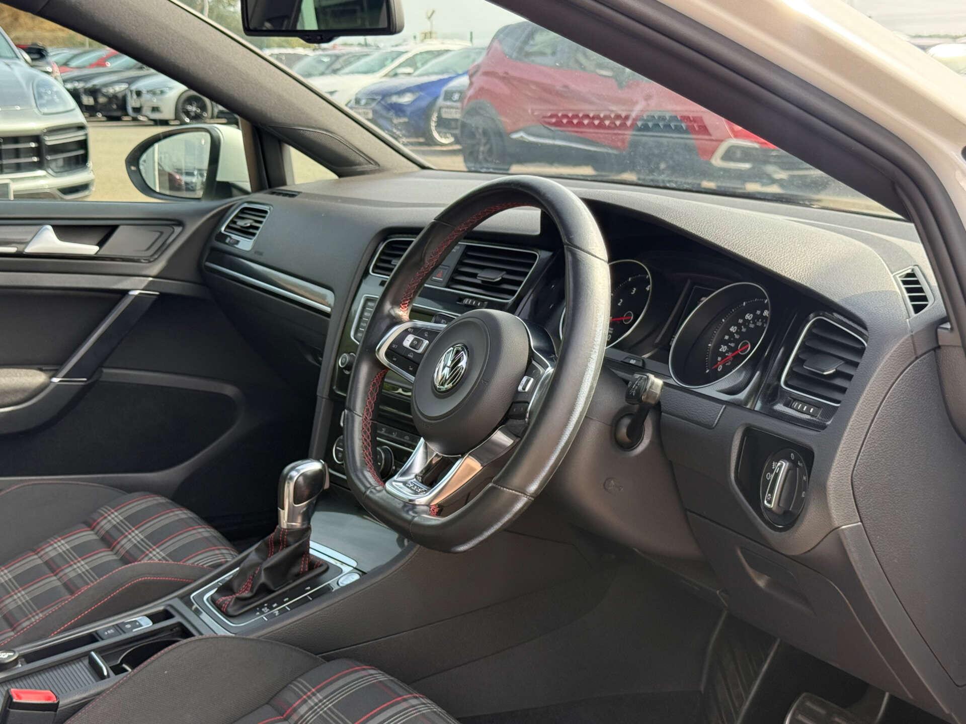 Volkswagen Golf view 36