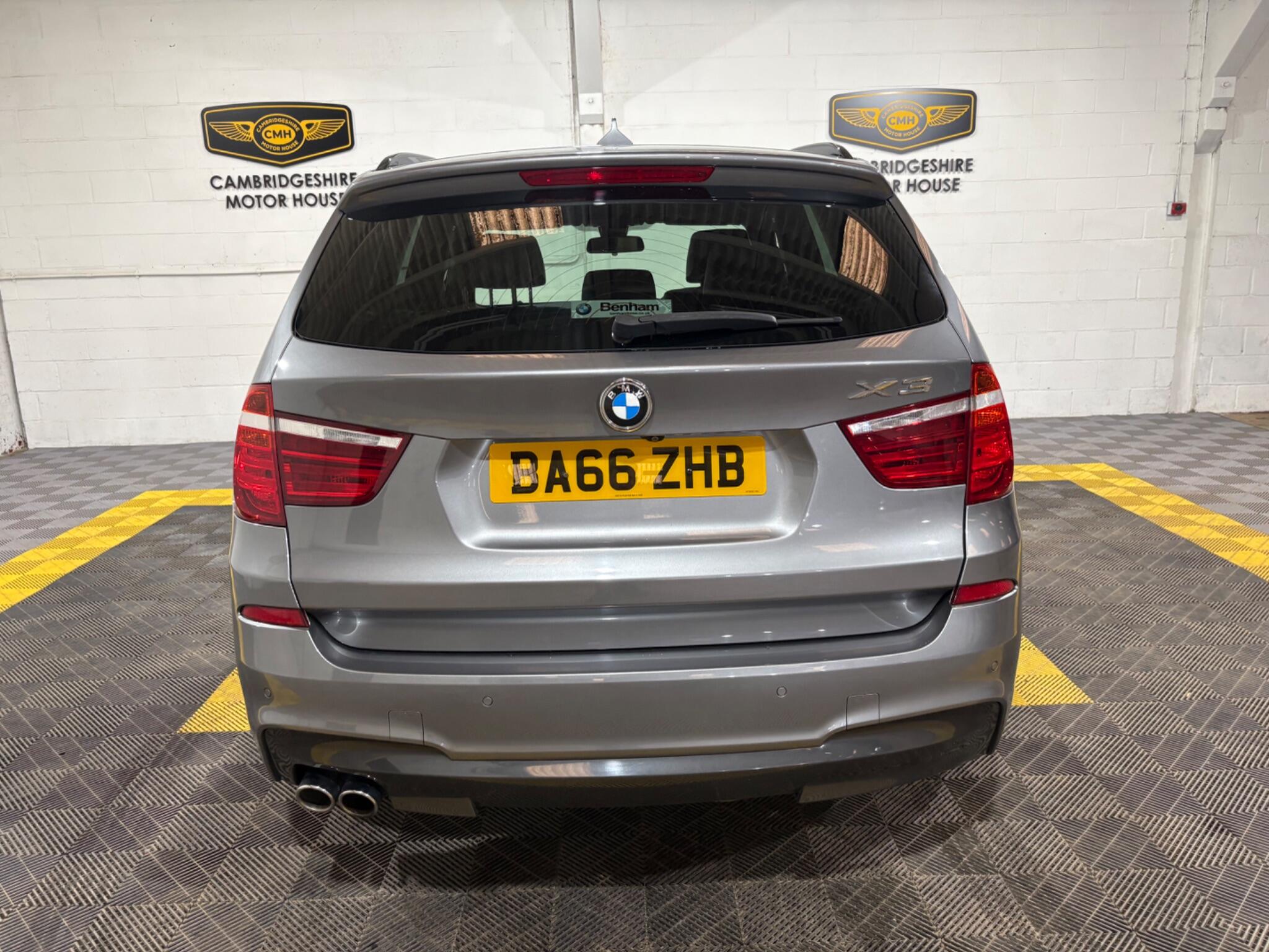 BMW X3 view 12
