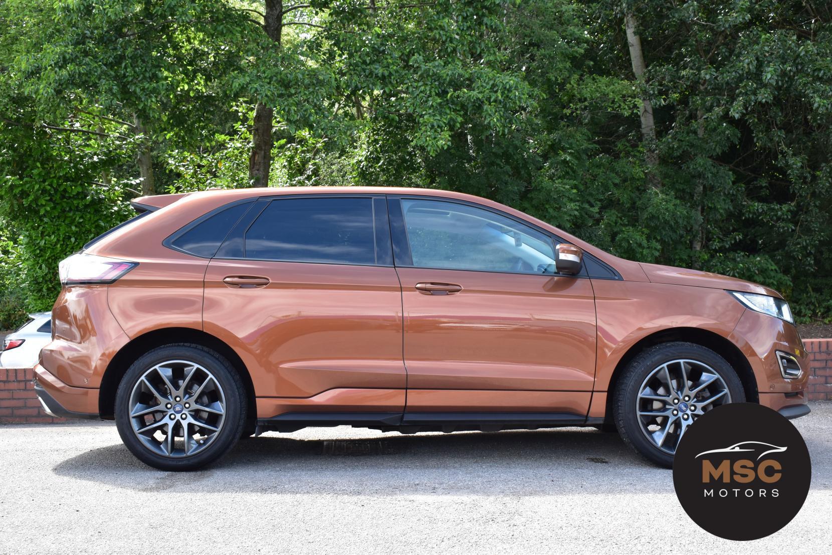 Ford Edge view 22