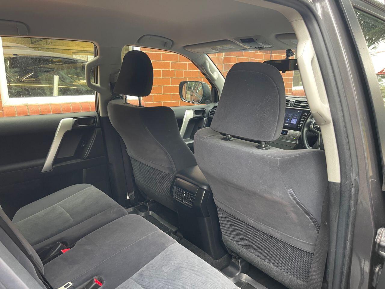 Toyota Land Cruiser view 25