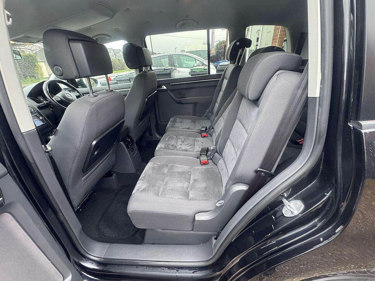 Volkswagen Touran view 26