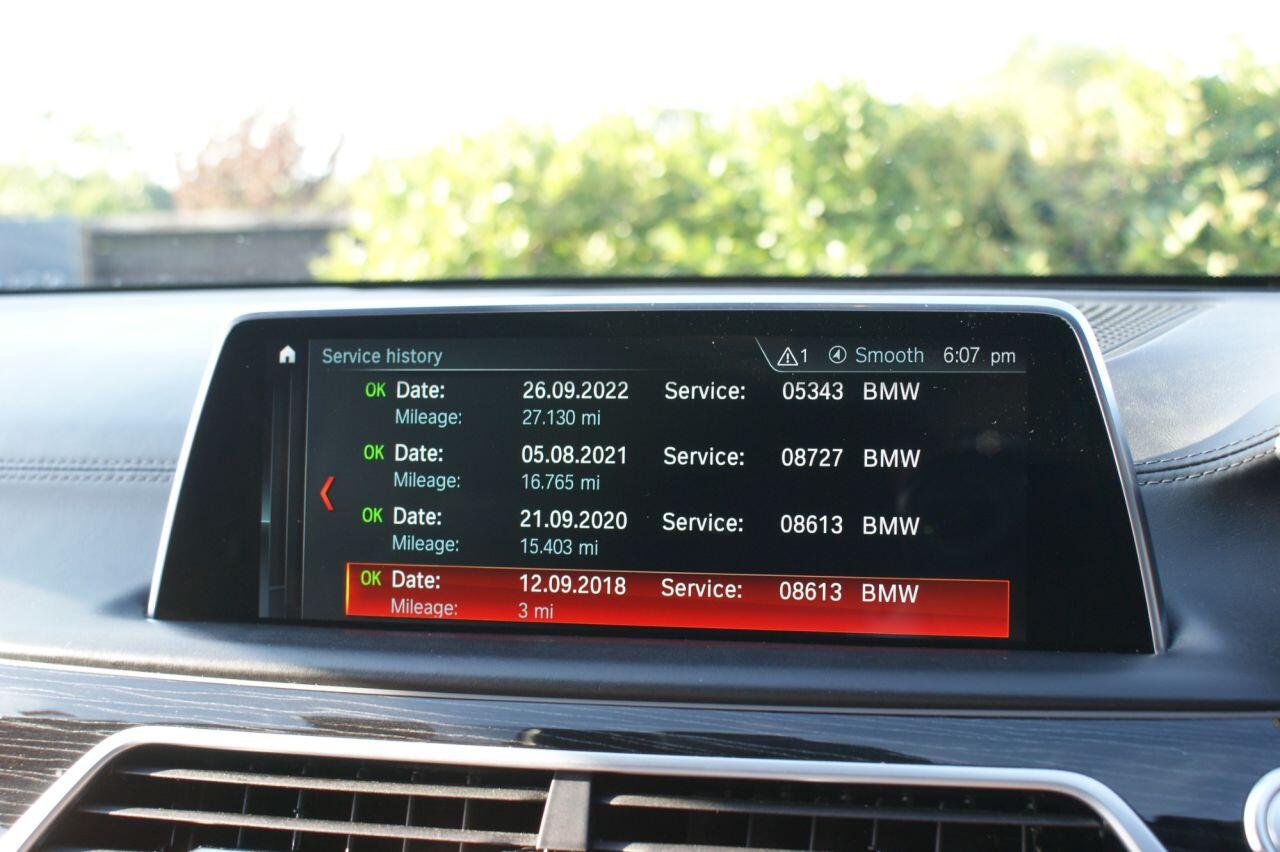 BMW 7 Series view 71