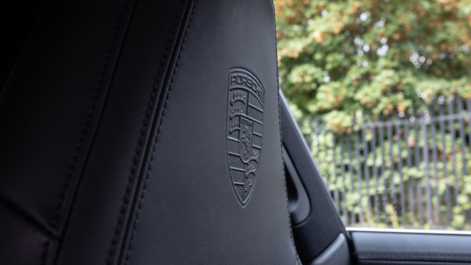 Porsche 911 view 36