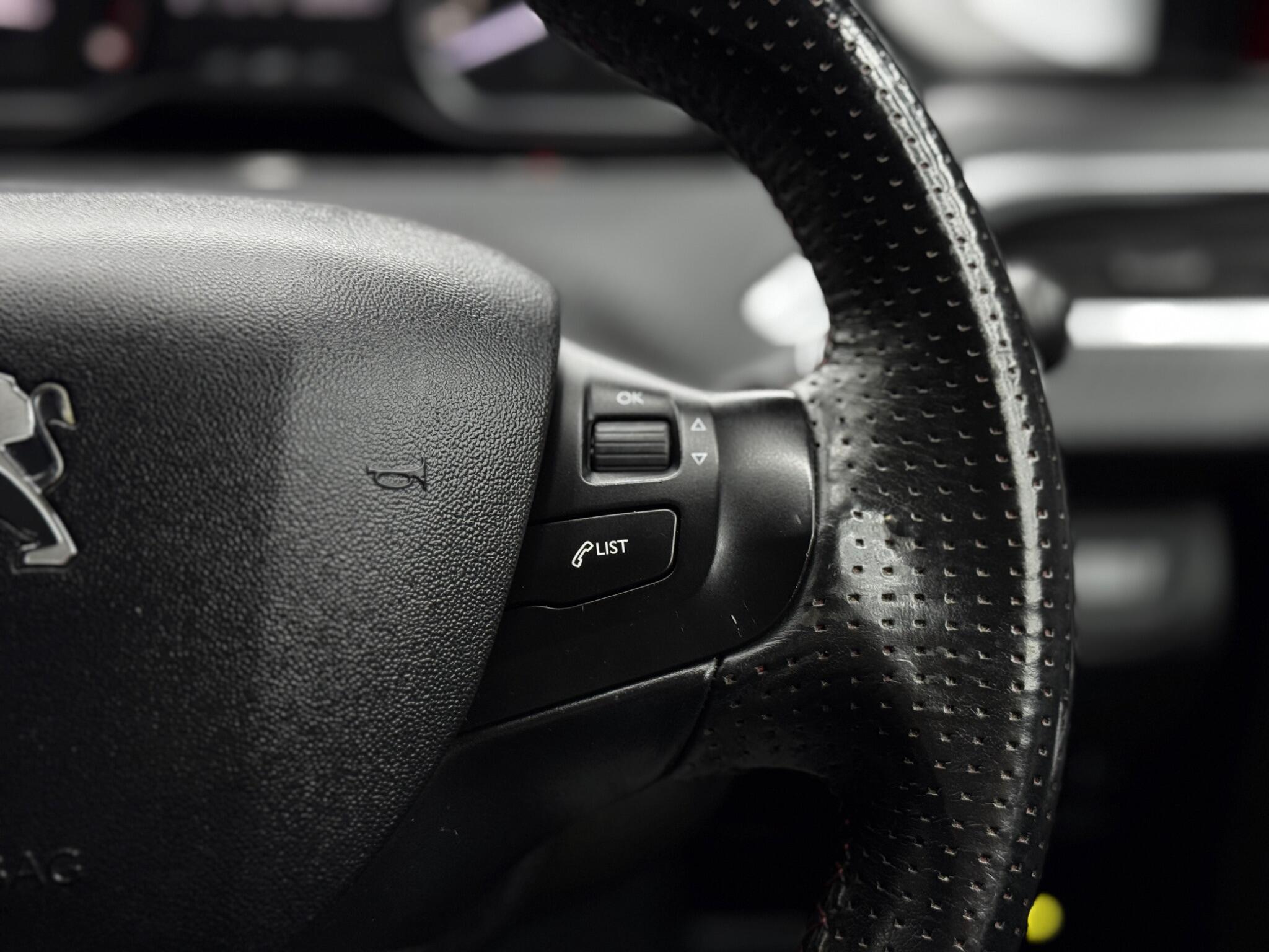 Peugeot 208 view 21