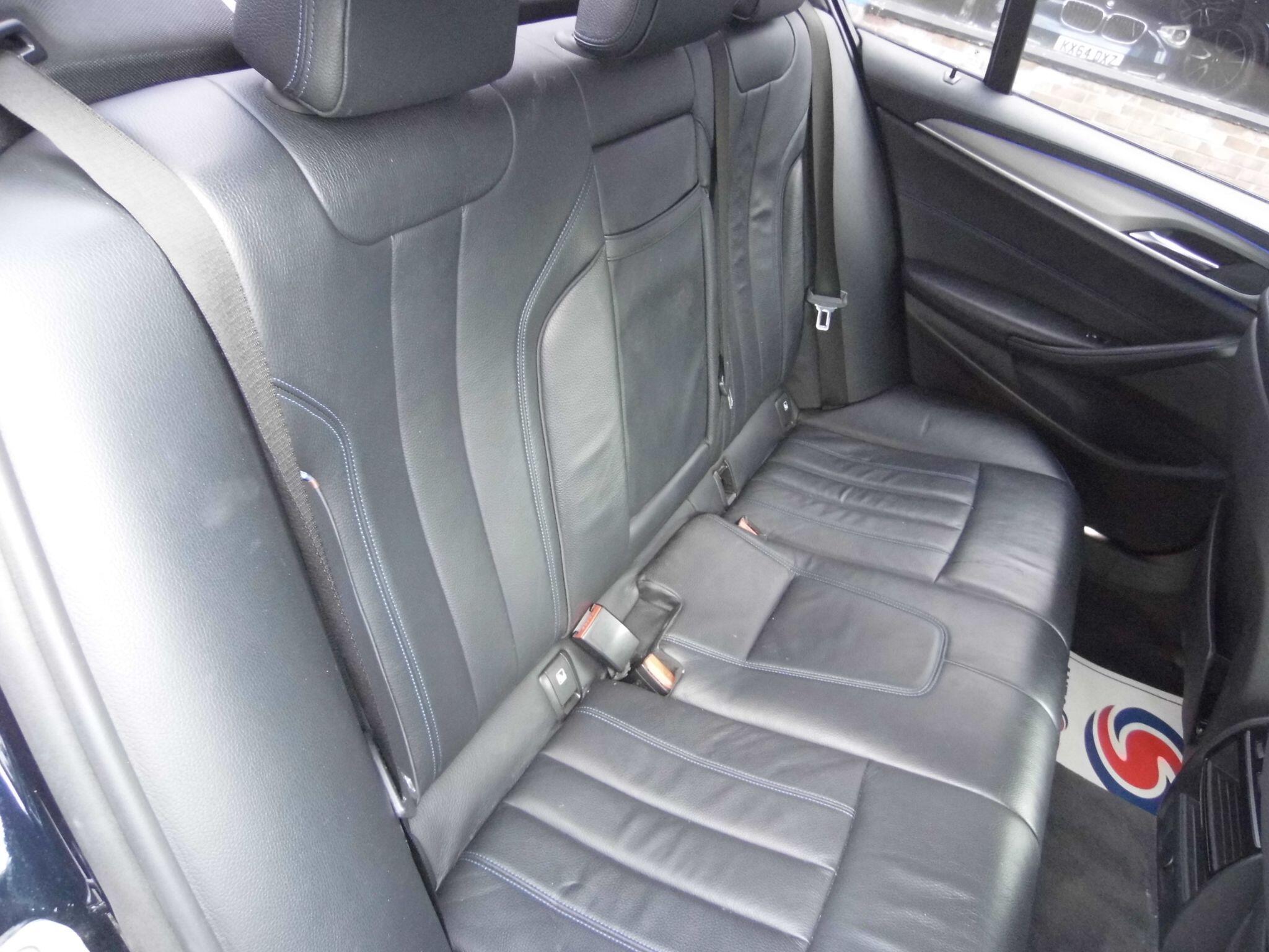 BMW 5 Series view 17
