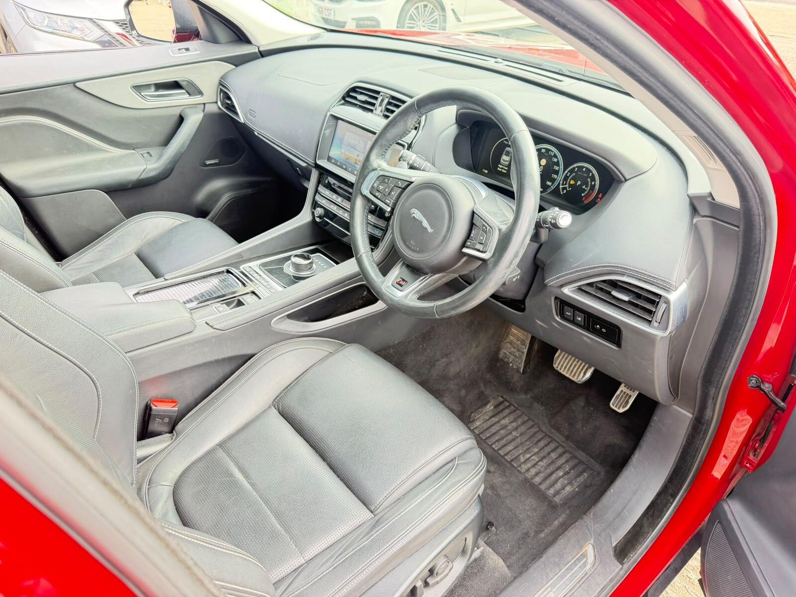 Jaguar F-Pace view 35