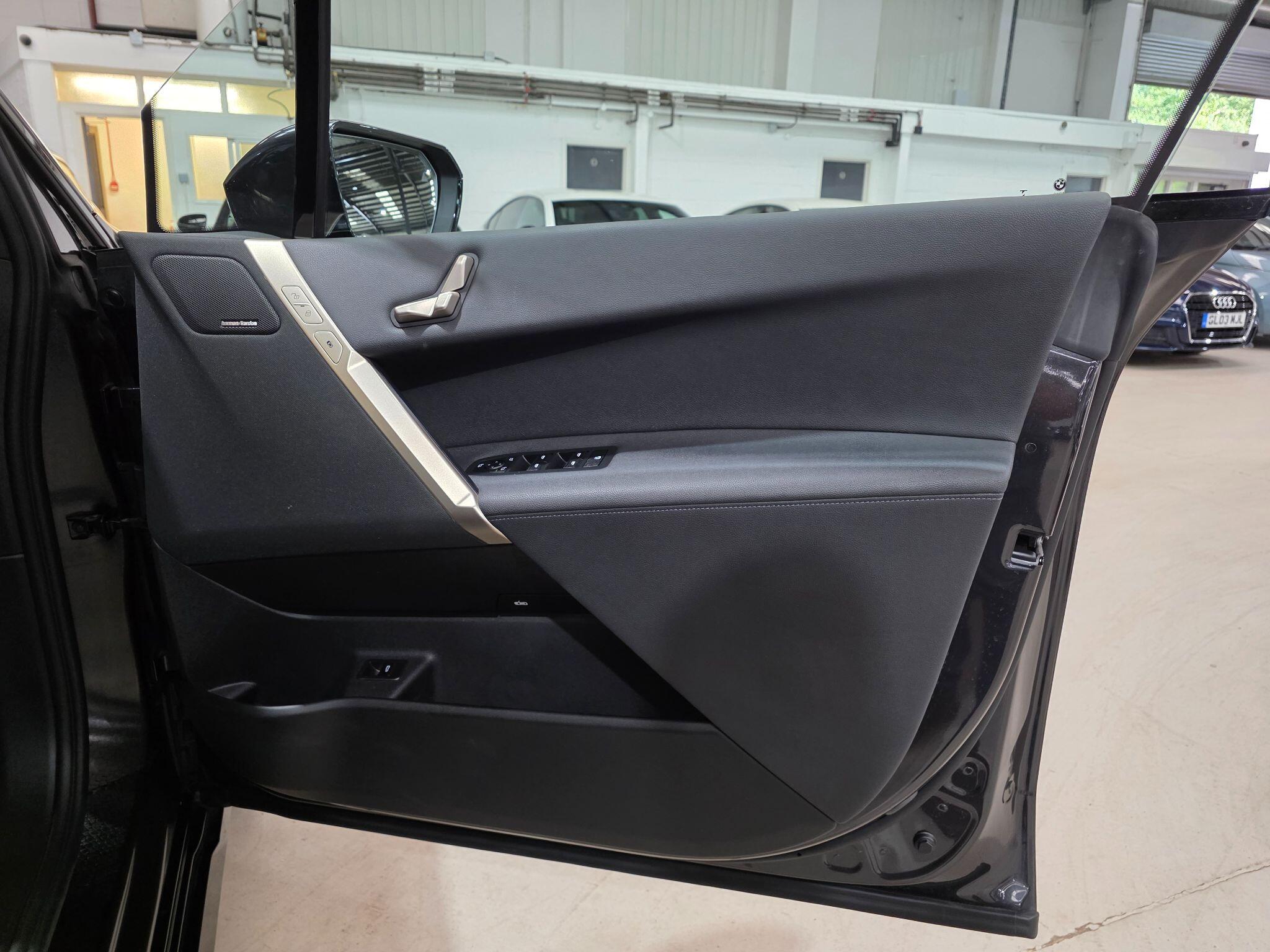 BMW Ix view 17