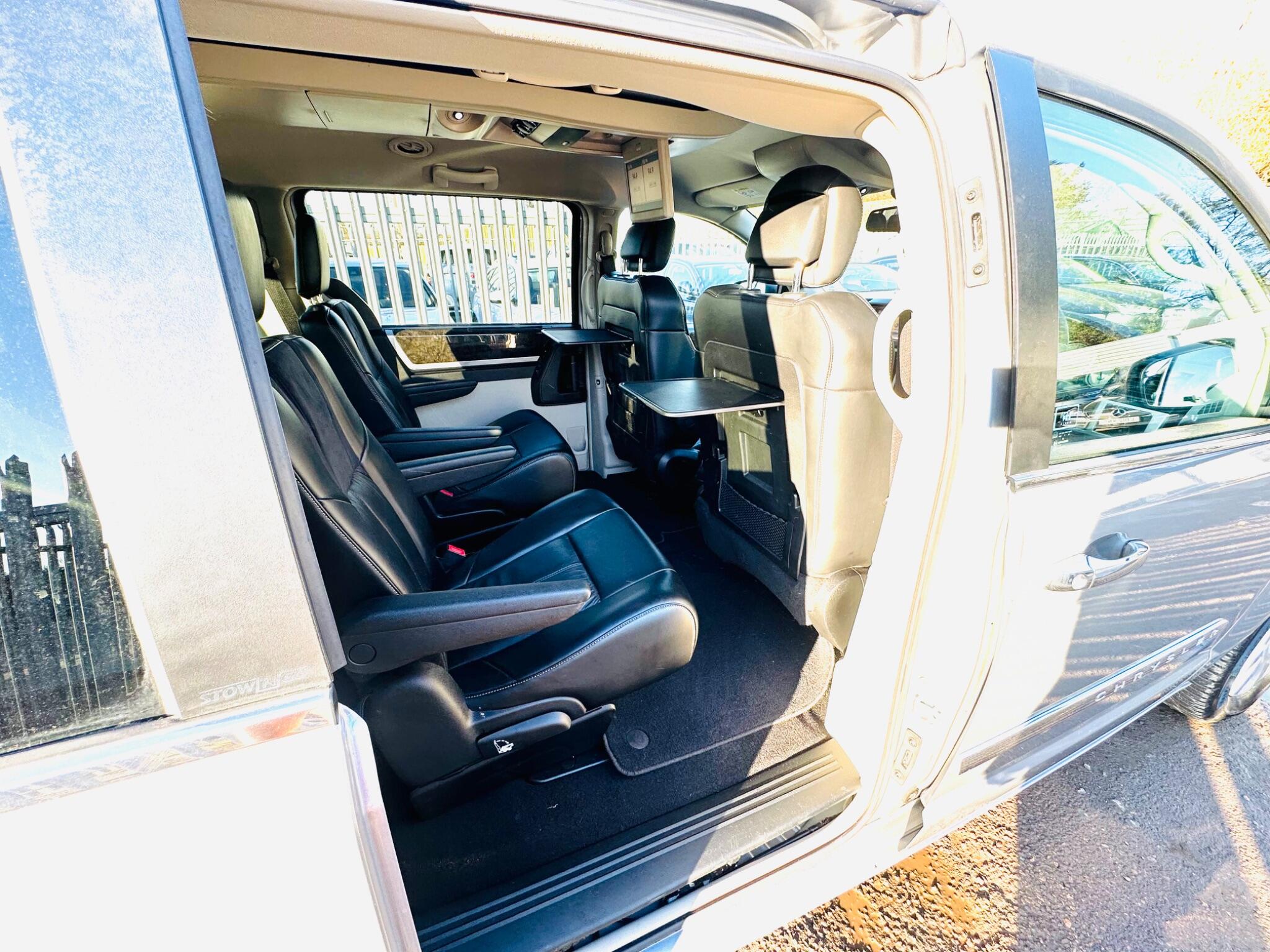 Chrysler Grand Voyager view 4