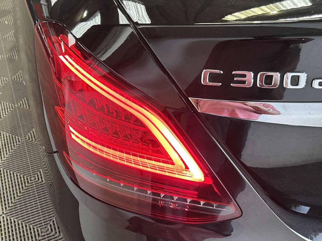 Mercedes-Benz C Class view 20
