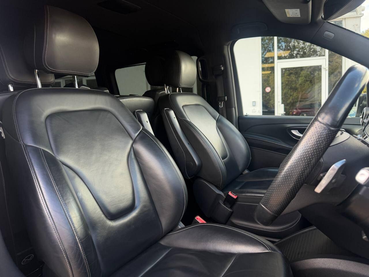 Mercedes-Benz V-Class view 12