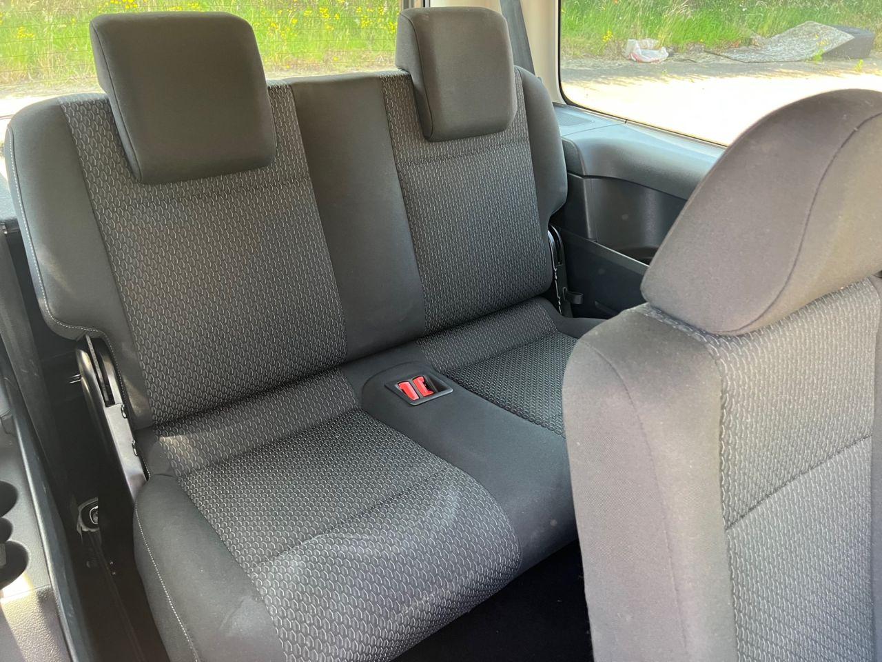 Volkswagen Caddy Maxi Life view 18