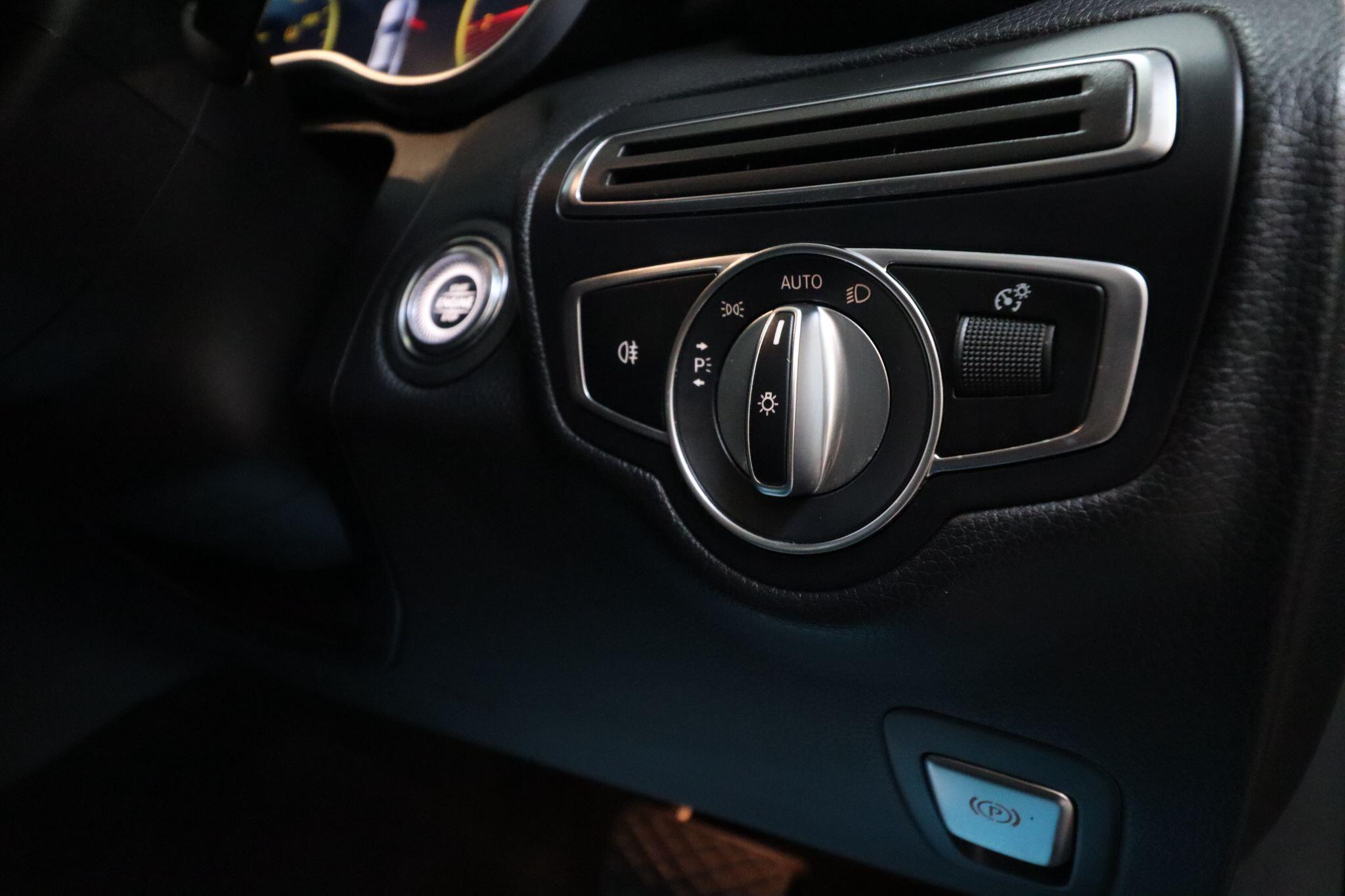 Mercedes-Benz C Class view 18