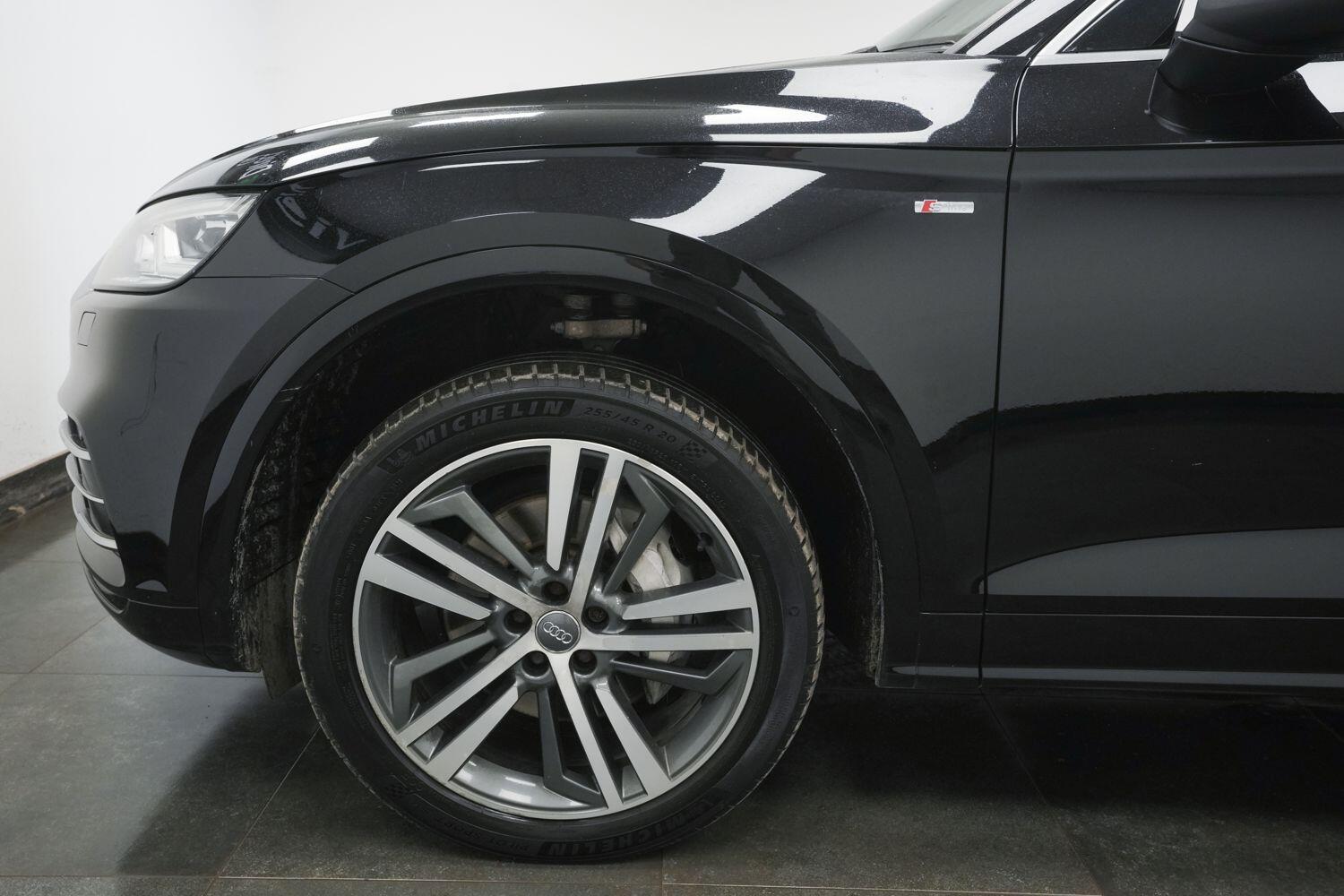 Audi Q5 view 5