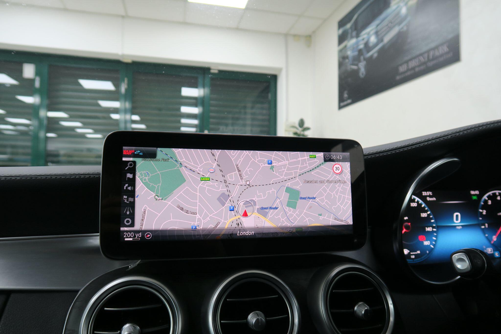 Mercedes-Benz C-Class view 11