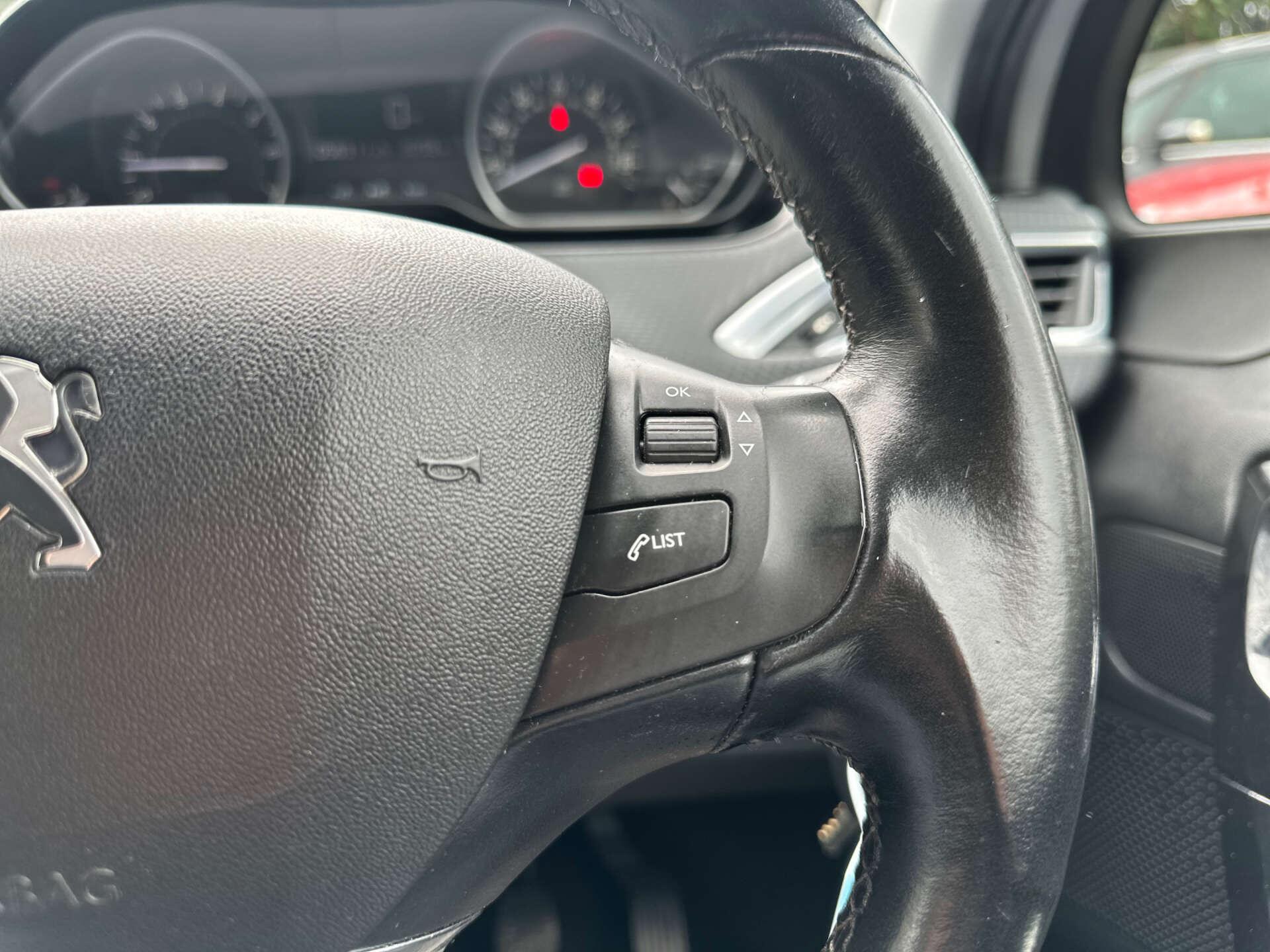 Peugeot 208 view 26