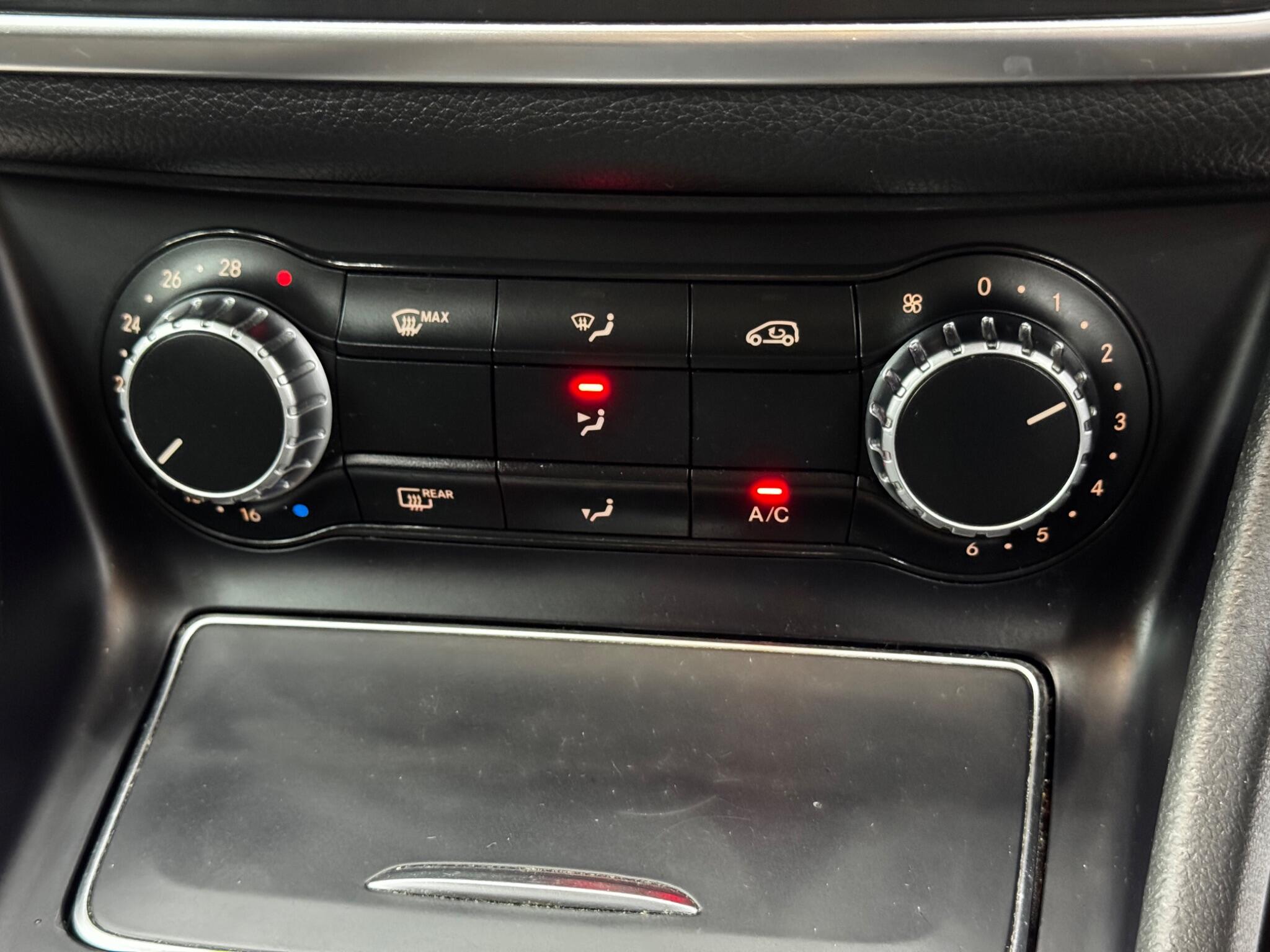 Mercedes-Benz Gla view 27