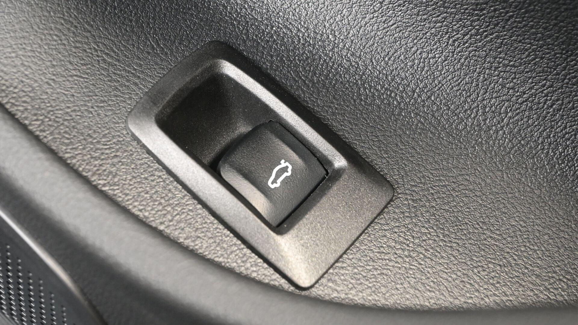 BMW I4 view 26