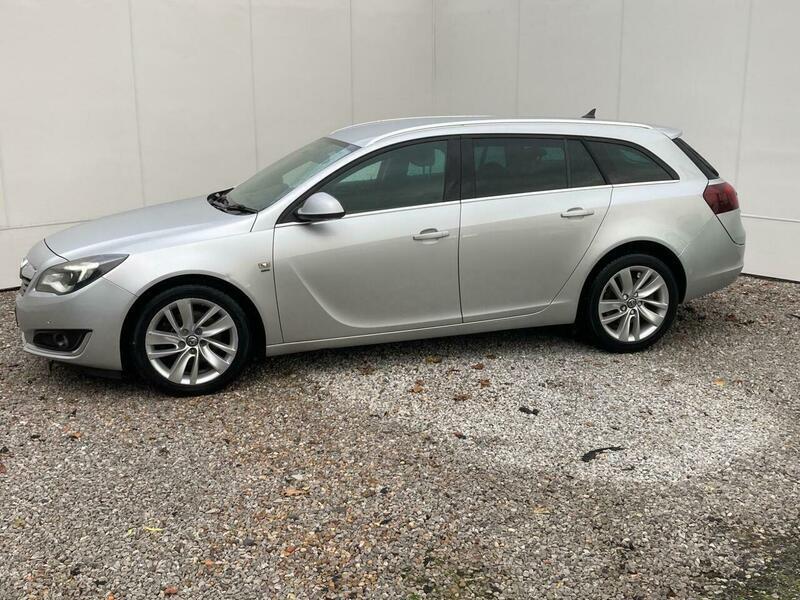 2017 Vauxhall Insignia 2.0 CDTi ecoFLEX SRi Nav Sports Tourer Euro 6 (s/s) 5dr • 120,000 miles image 21