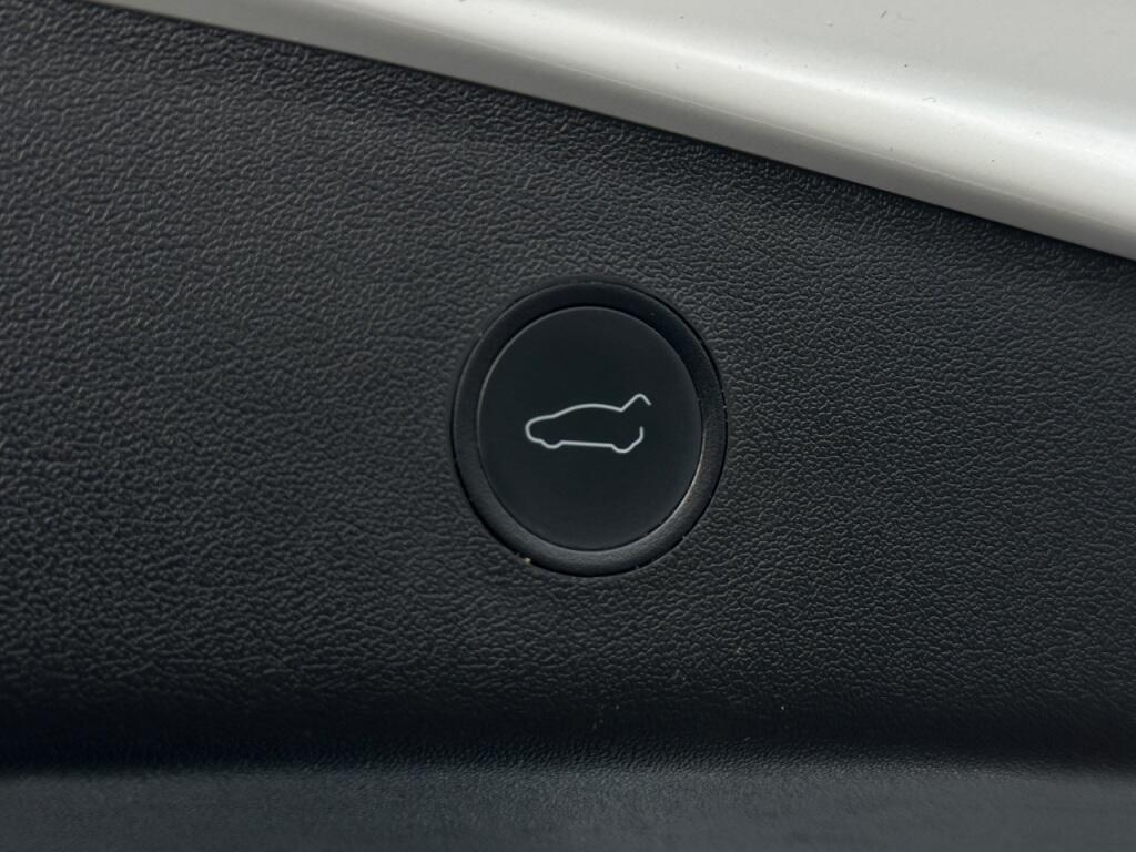 Tesla Model 3 view 8