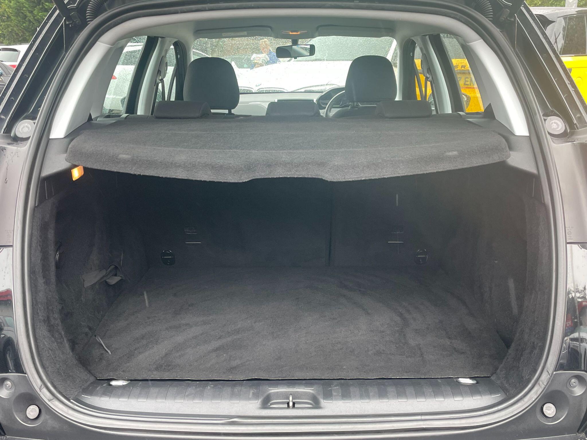 Peugeot 2008 view 21