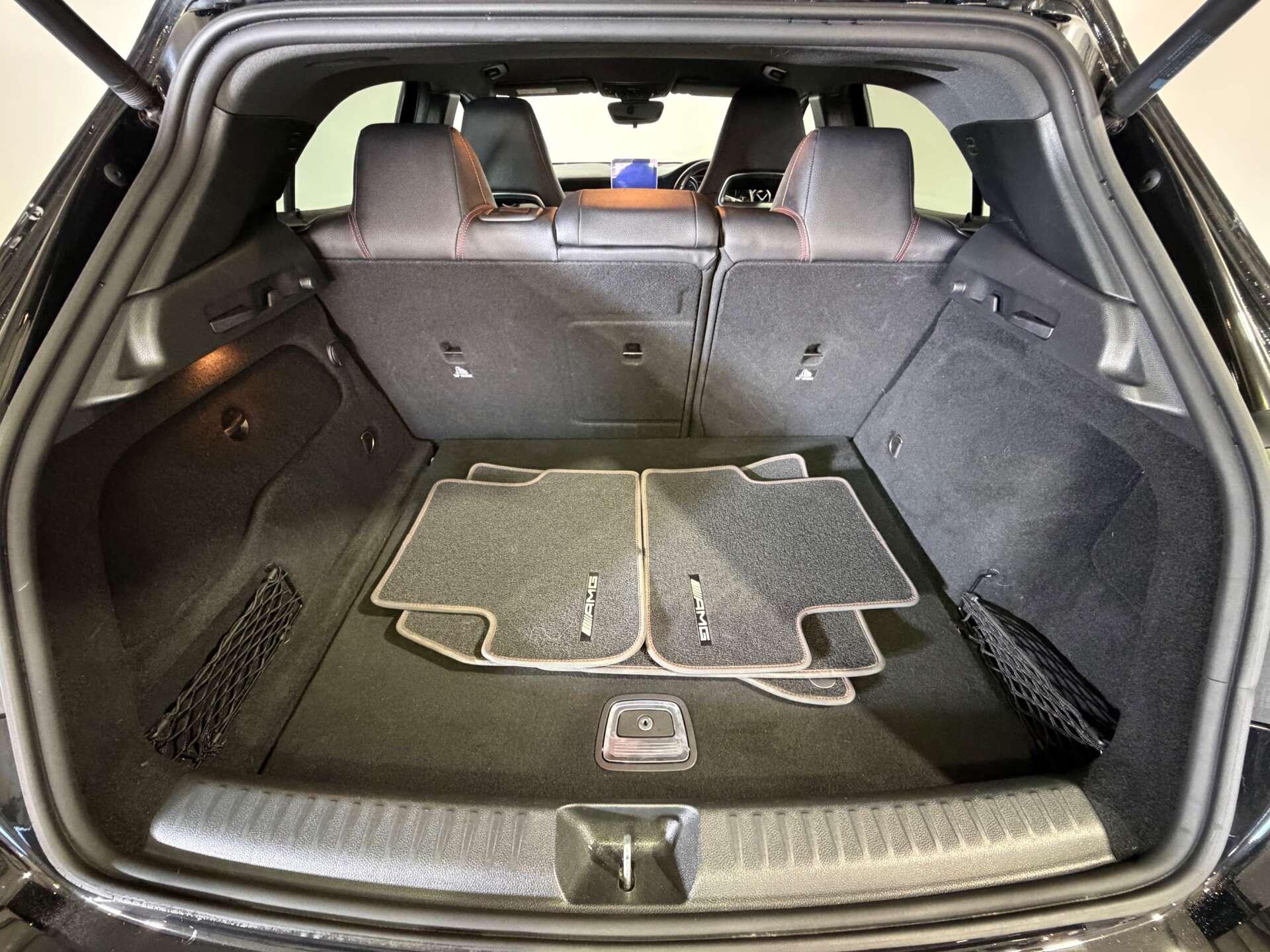 Mercedes-Benz GLA view 12