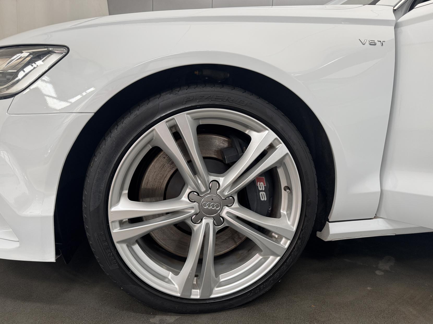 Audi S6 Saloon view 46