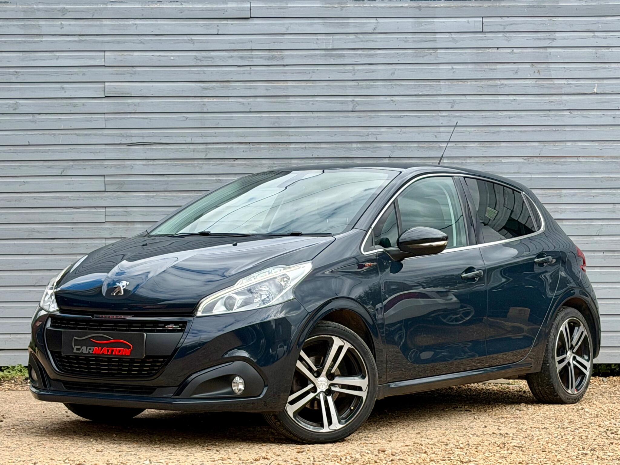 Peugeot 208 view 10