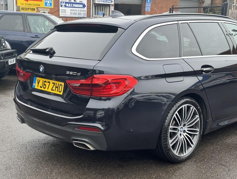 2017 BMW 5 Series image 17