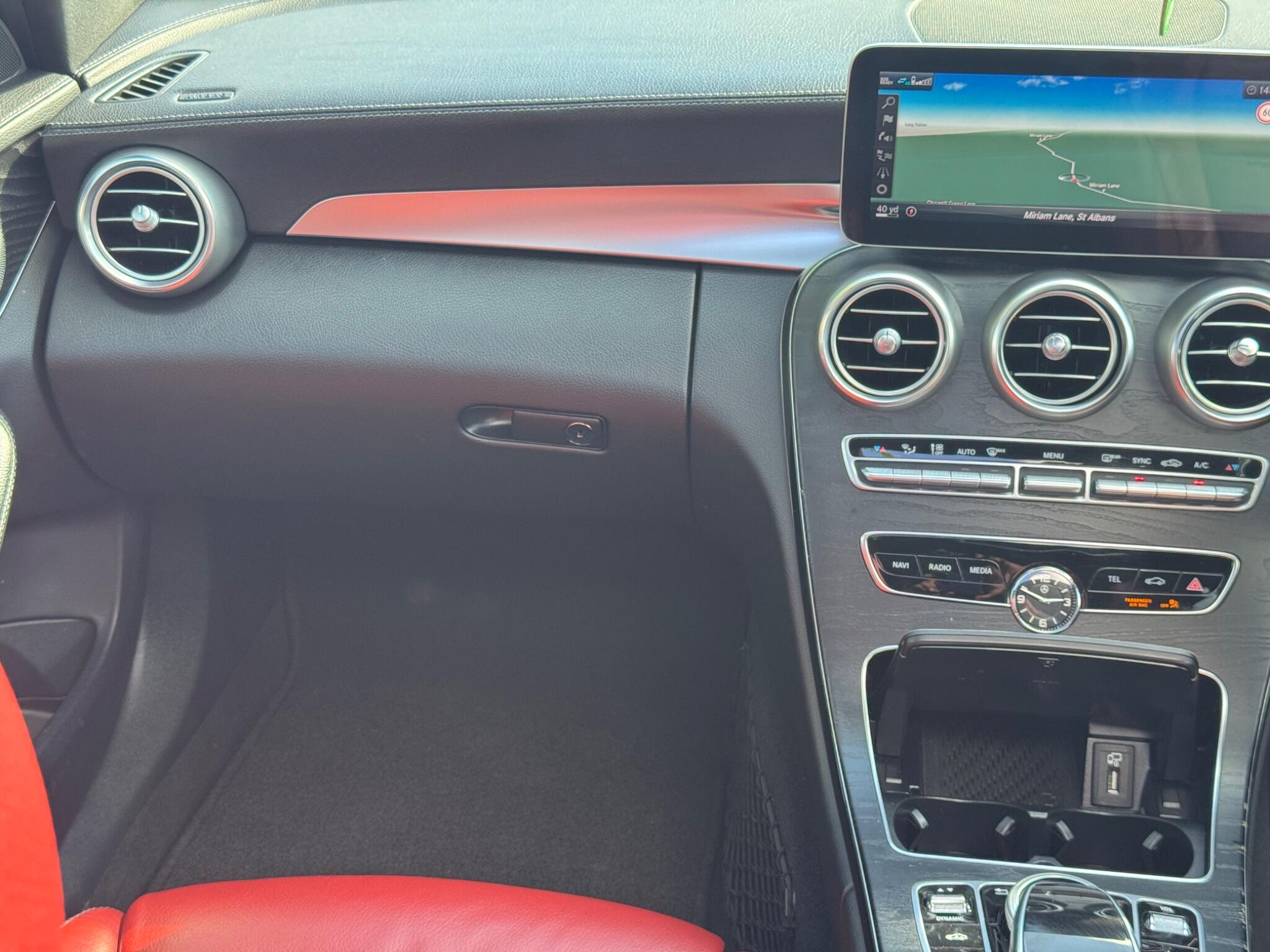 Mercedes-Benz C-Class view 41