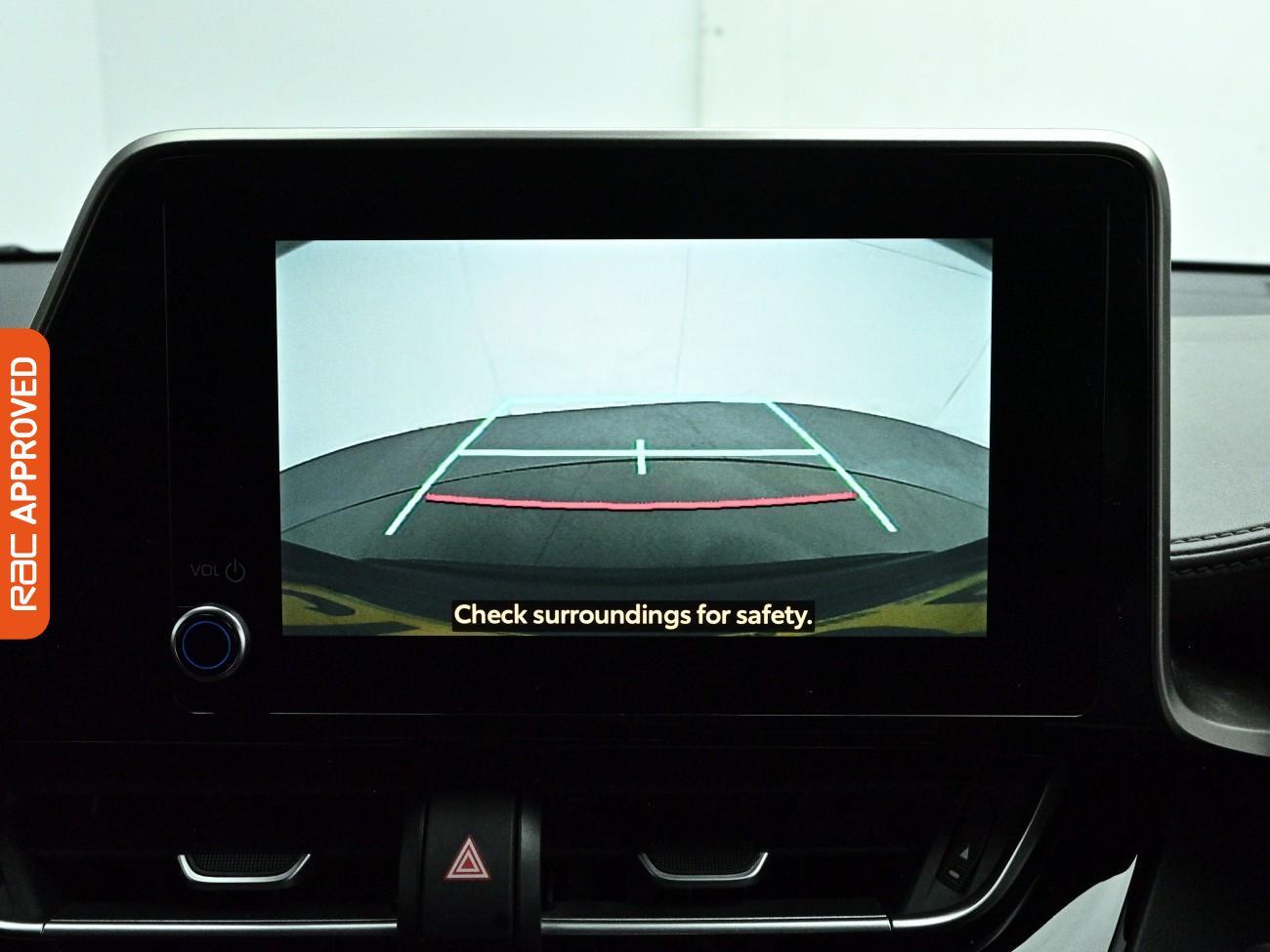 Toyota C-HR view 16