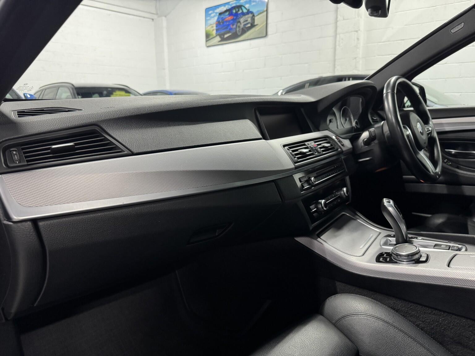 BMW 5 Series view 20