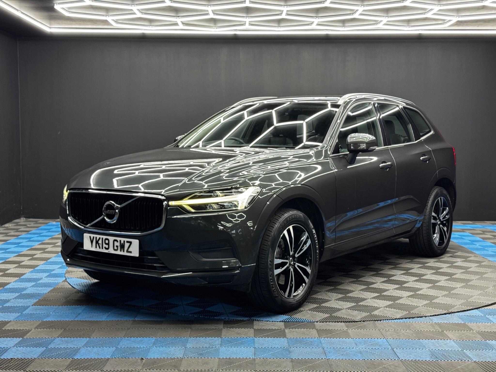 Volvo XC60 view 3