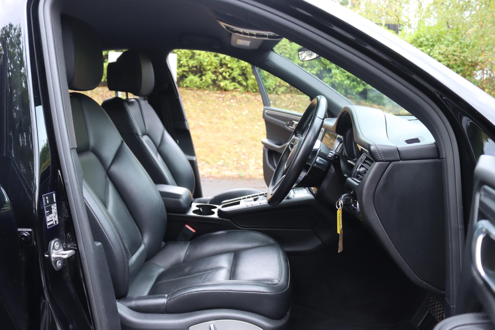 Porsche Macan view 50