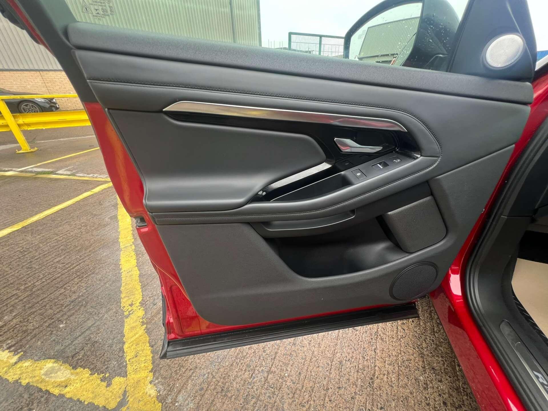 Land Rover Range Rover Evoque view 42