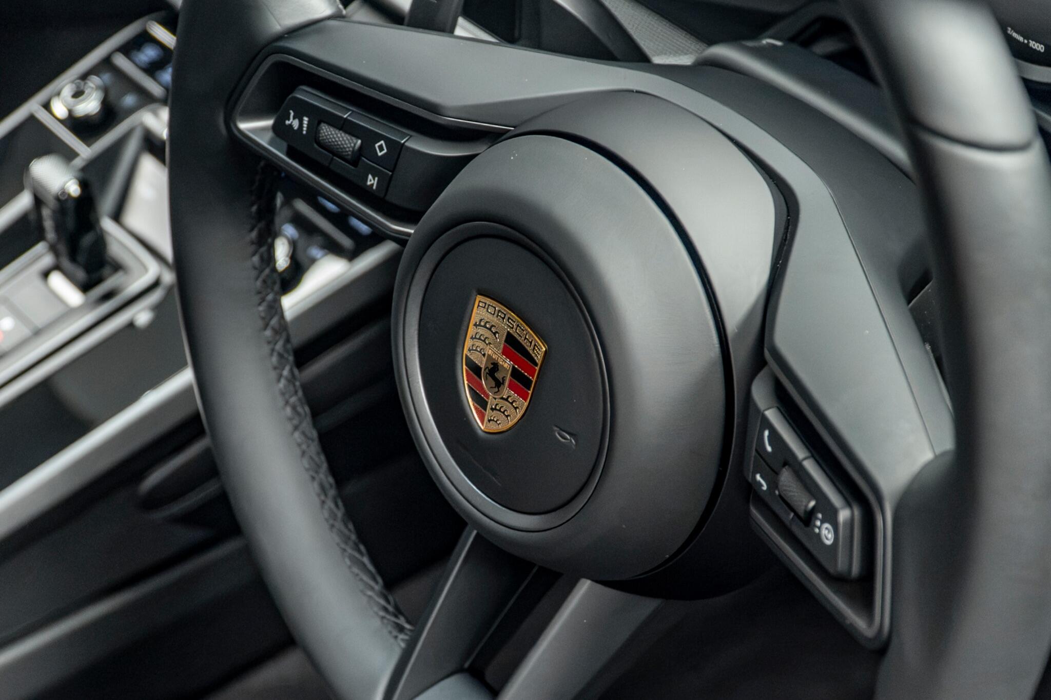 Porsche 911 view 36