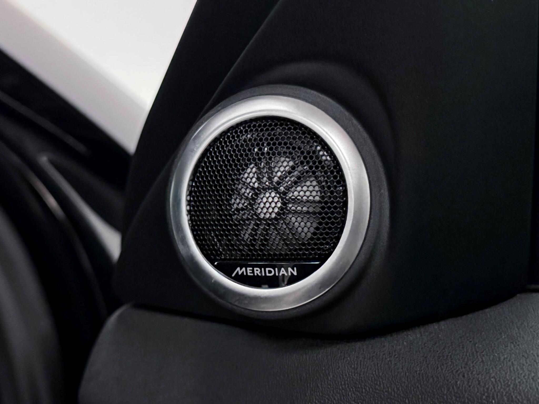 Land Rover Range Rover Evoque view 26