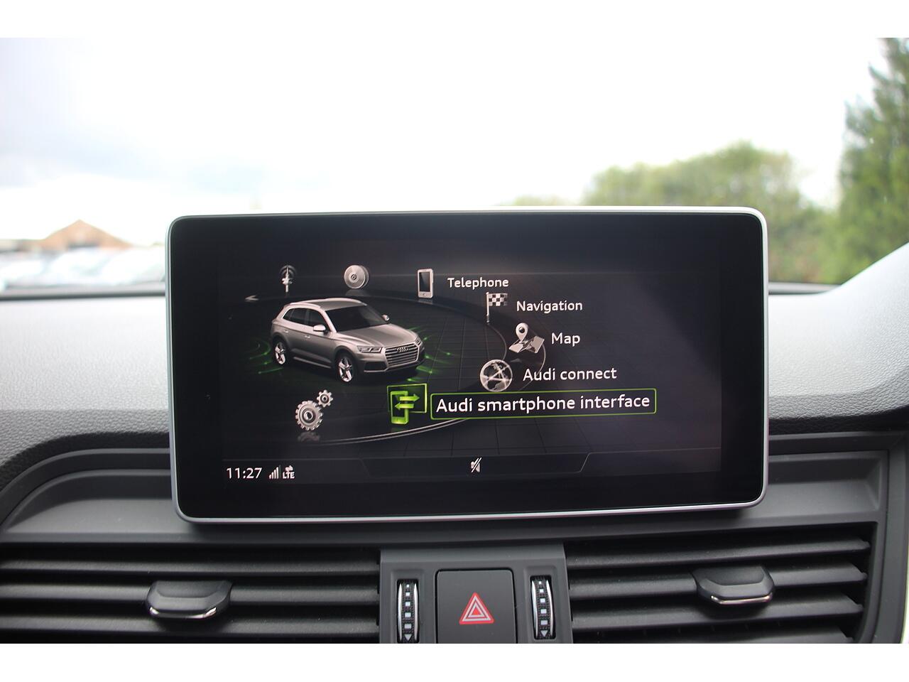 Audi Q5 view 22