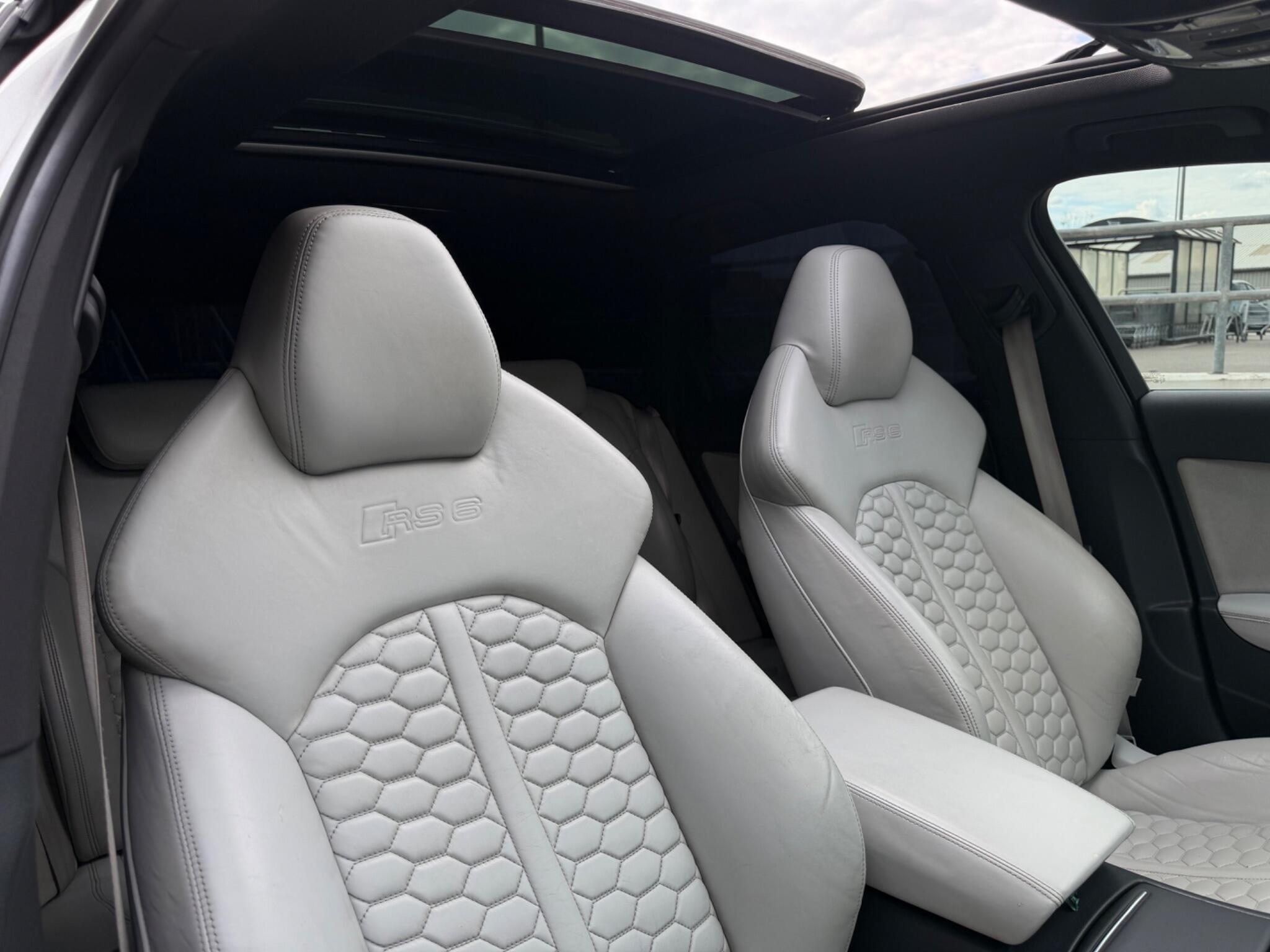 Audi RS6 view 28