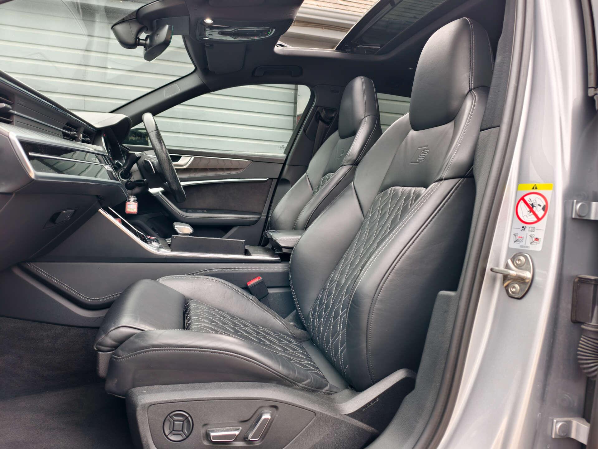 Audi S6 Avant view 26