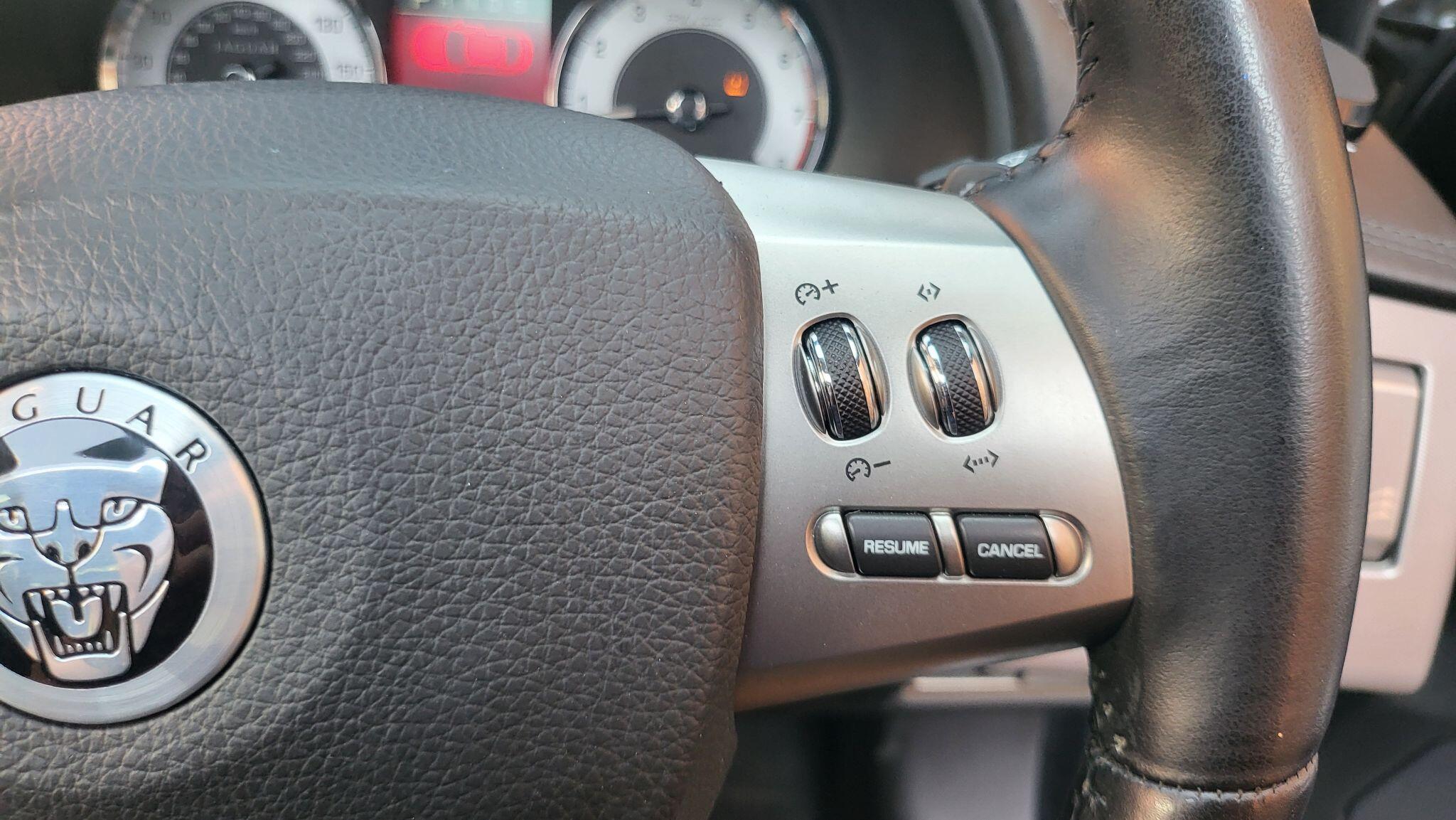 Jaguar XF view 23