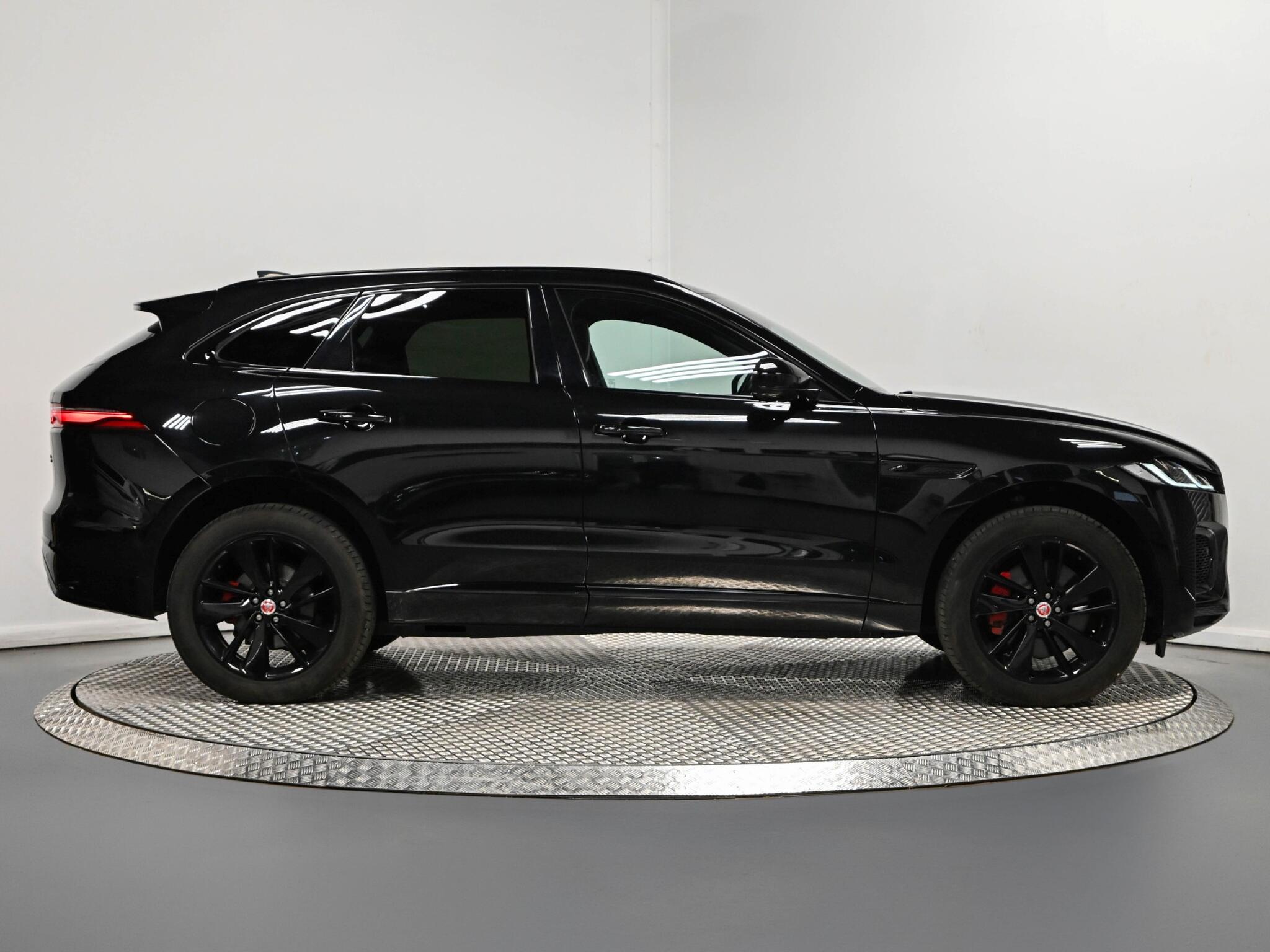 Jaguar F-Pace view 39