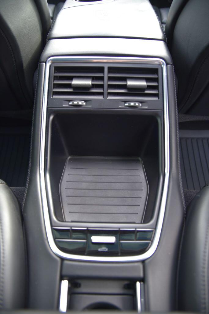 Porsche Panamera view 70
