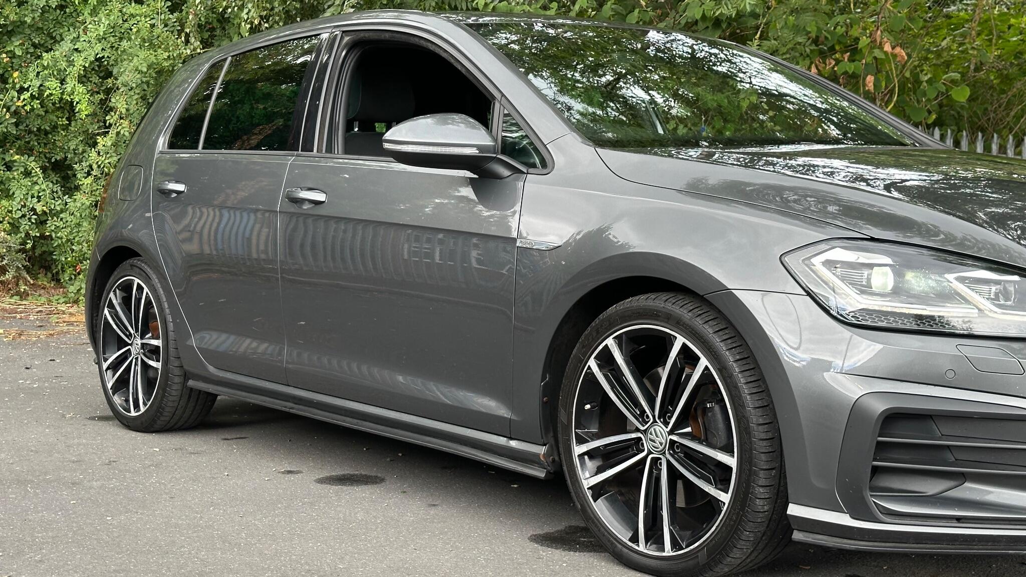 Volkswagen Golf view 5