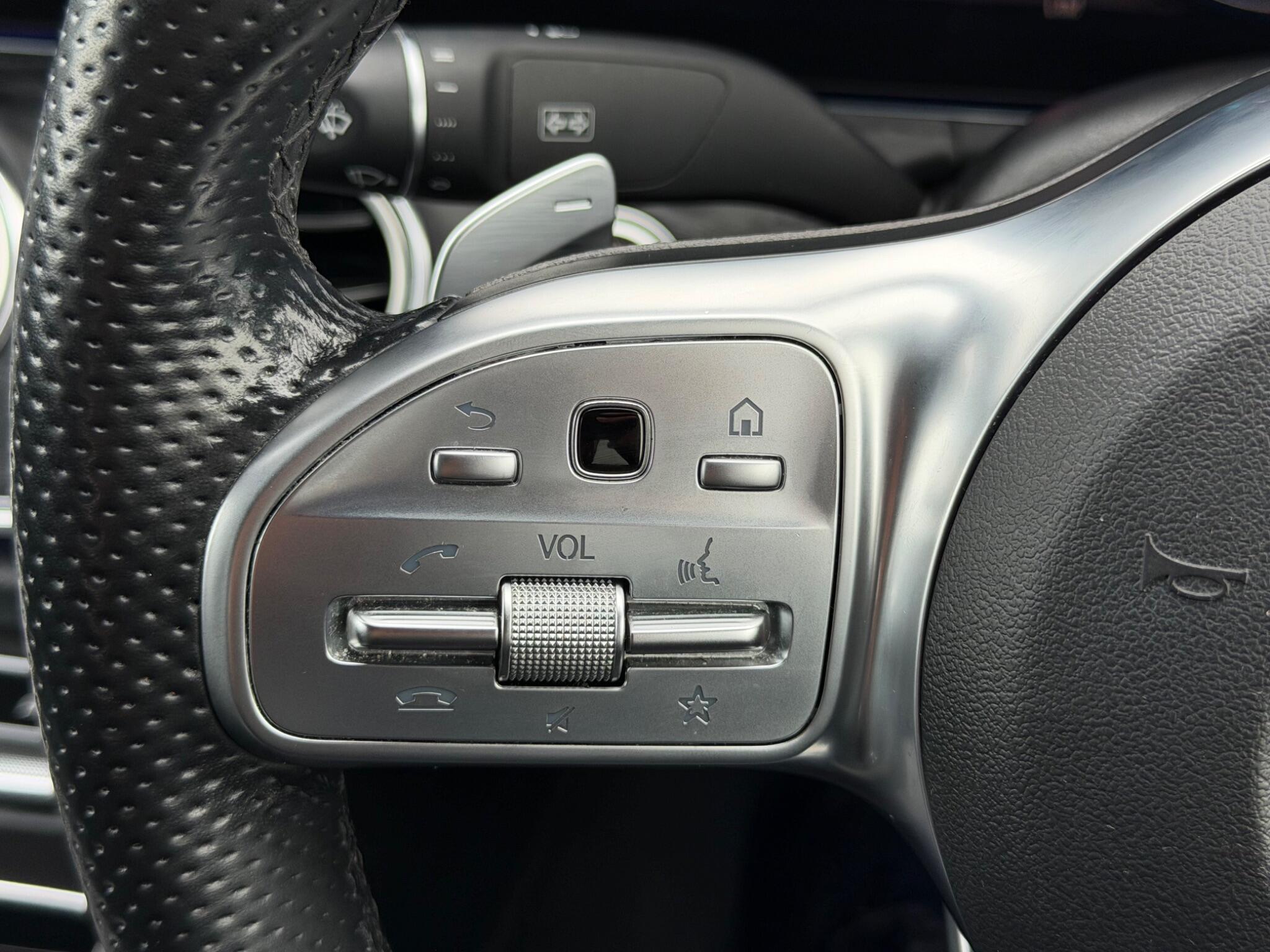 Mercedes-Benz E-Class view 26