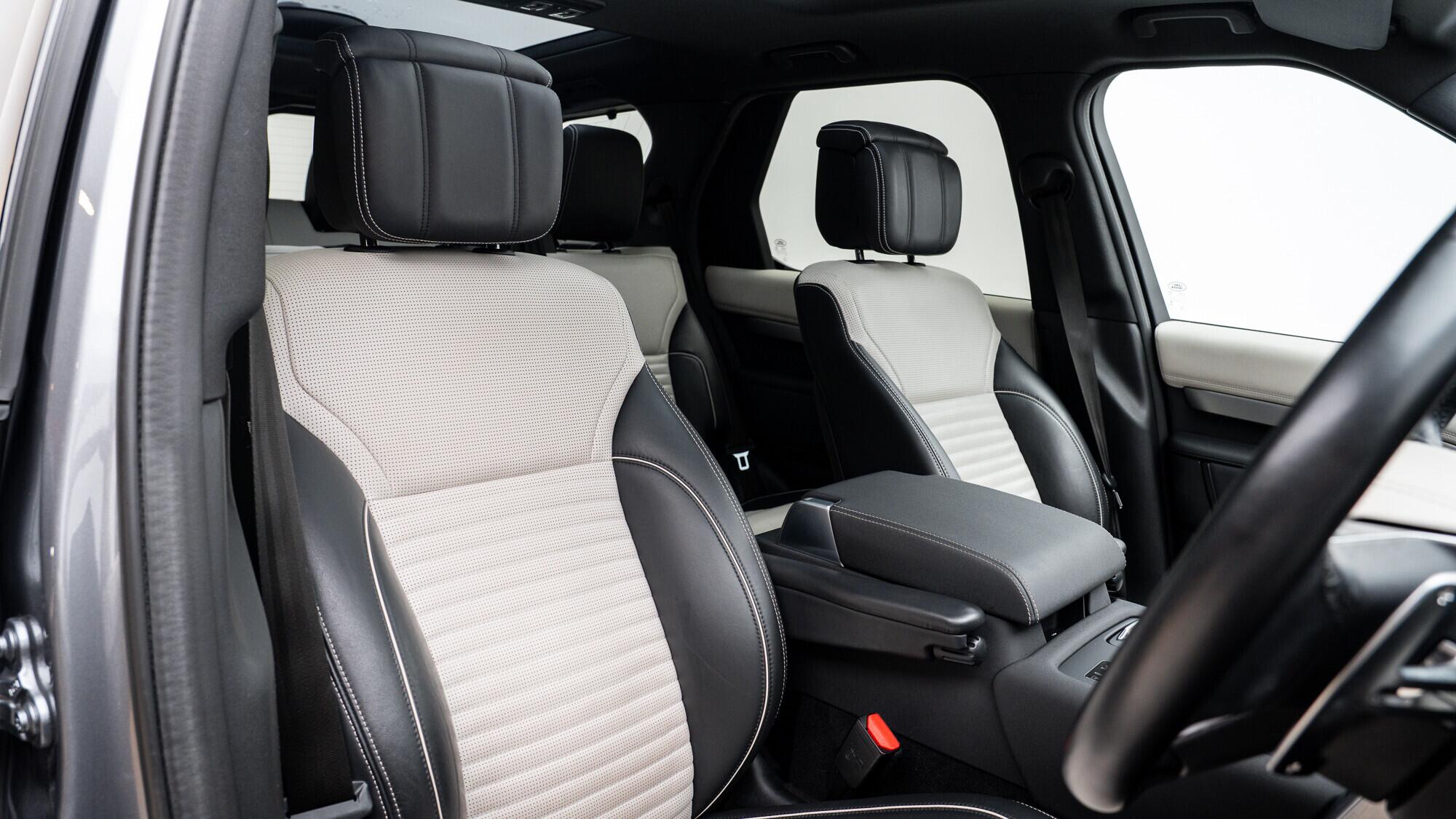 Land Rover Discovery 3 view 6