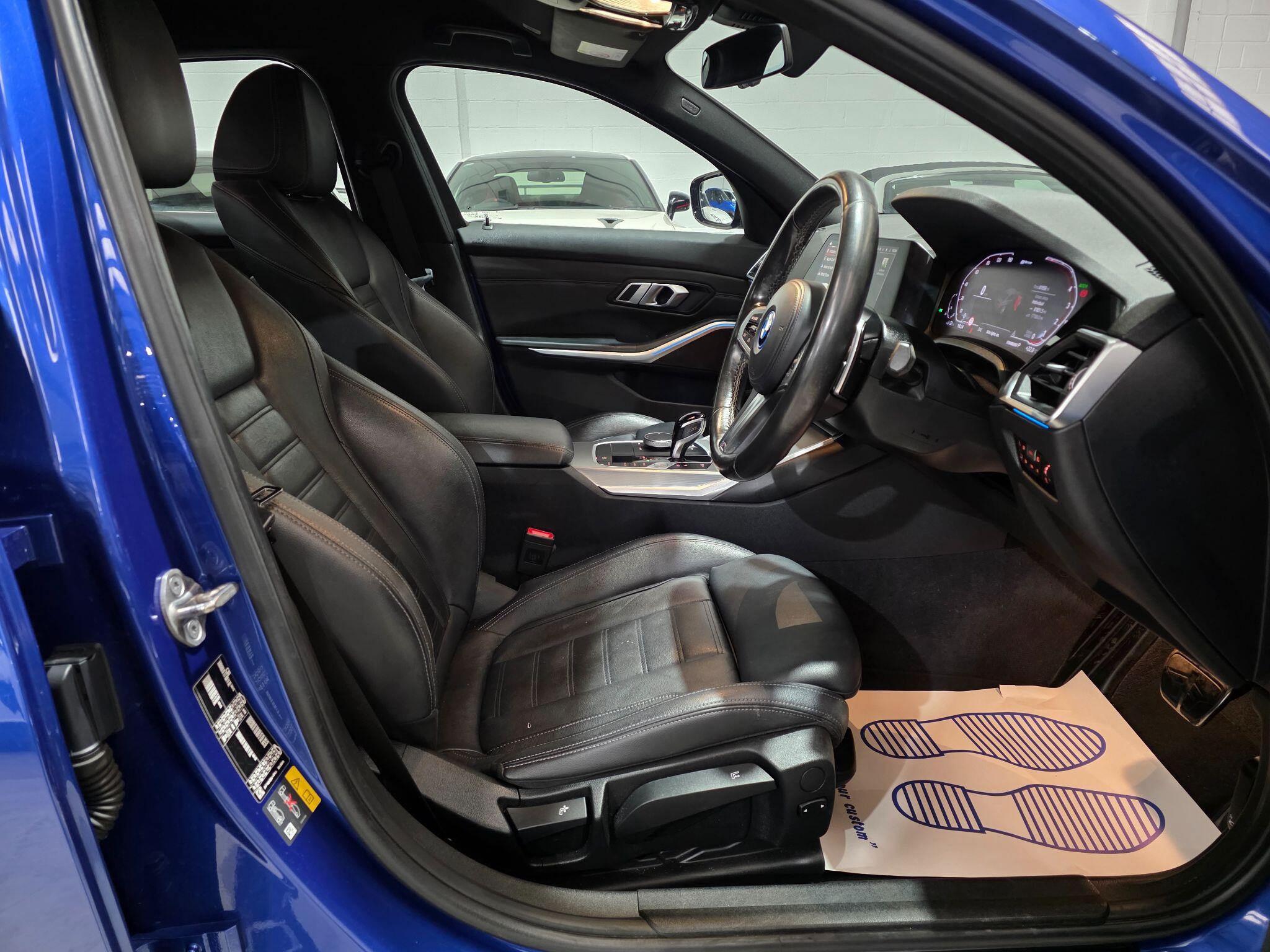 BMW 3 Series view 6