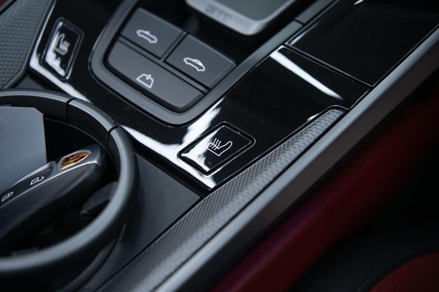 Porsche 911 view 18