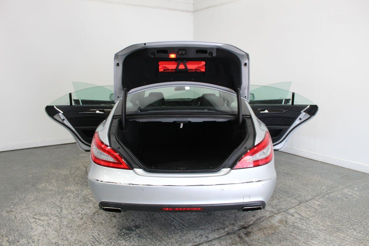 Mercedes-Benz CLS view 23
