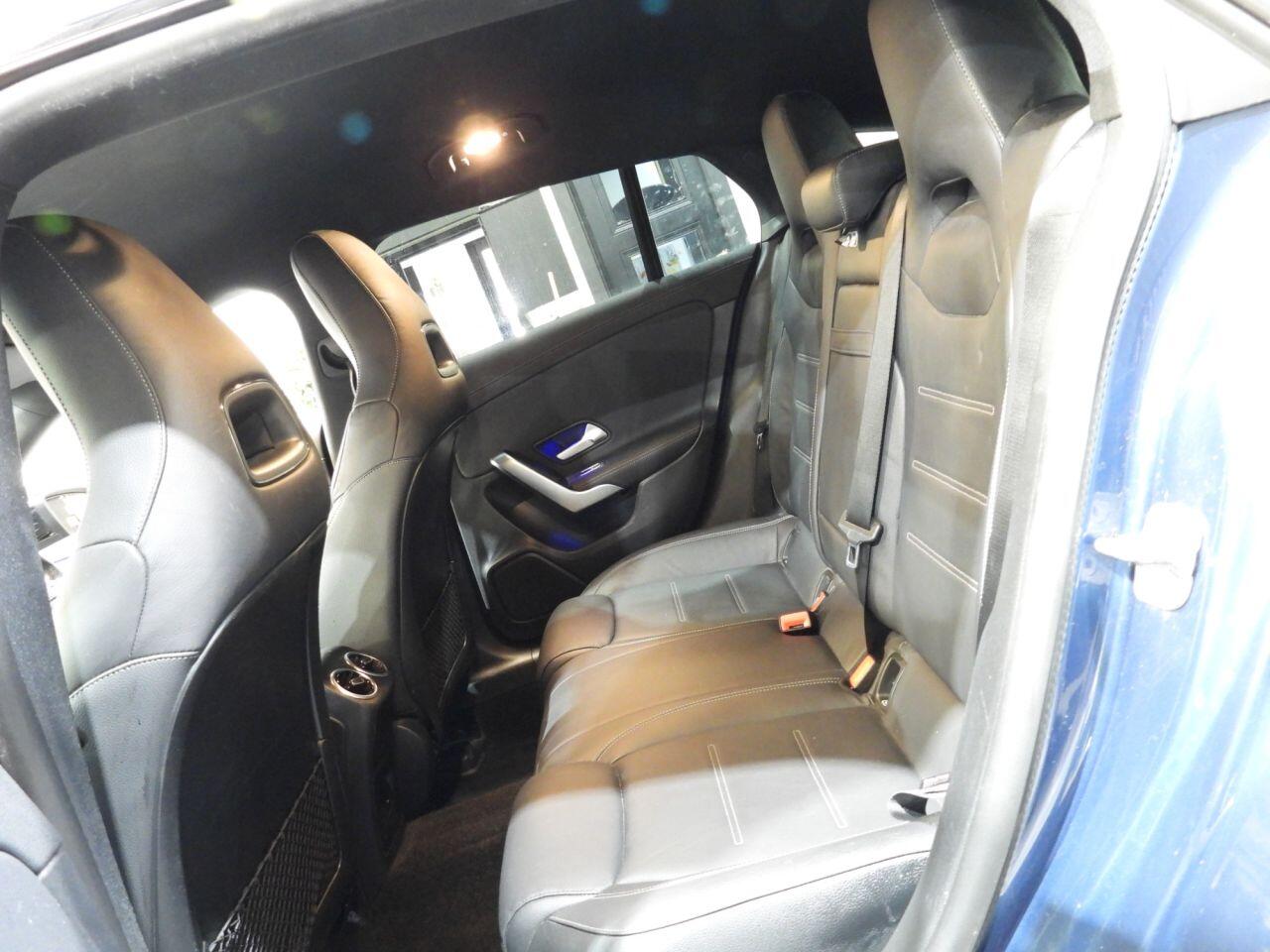 Mercedes-Benz Cla view 24