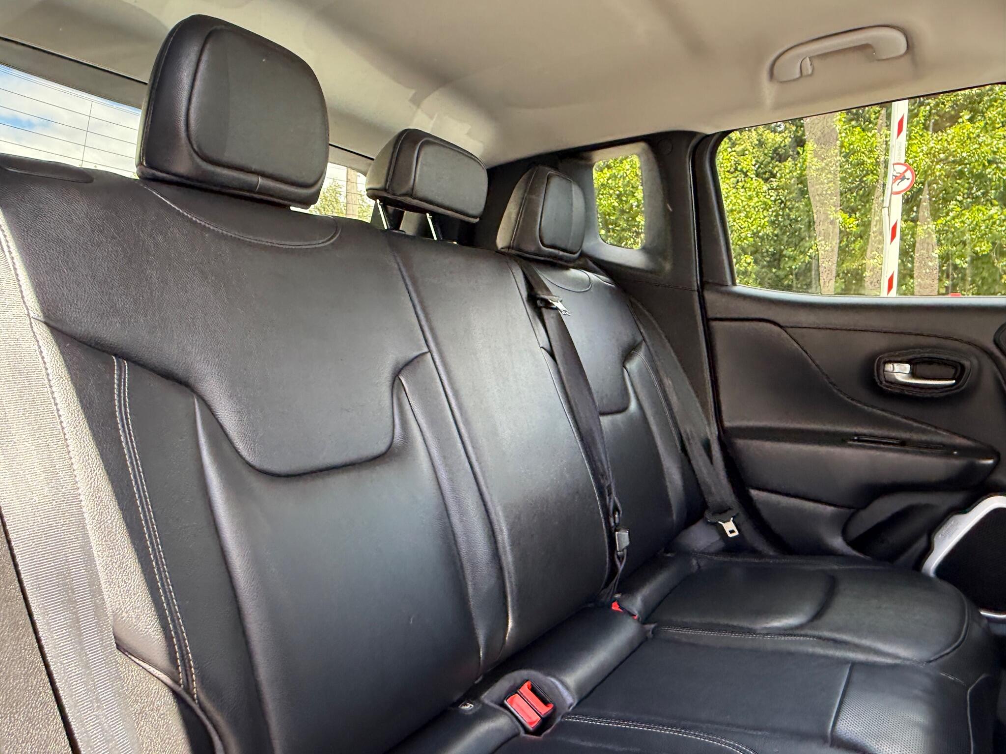 Jeep Renegade - Image 36